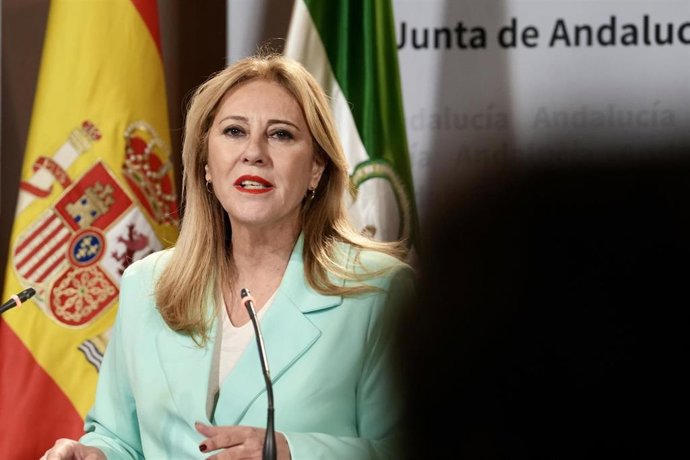 La consejera de Economía, Hacienda y Fondos Europeos de la Junta de Andalucía y portavoz del Gobierno, Carolina España, interviene en la rueda de prensa posterior a la reunión semanal del Consejo de Gobierno de la Junta de Andalucía. 