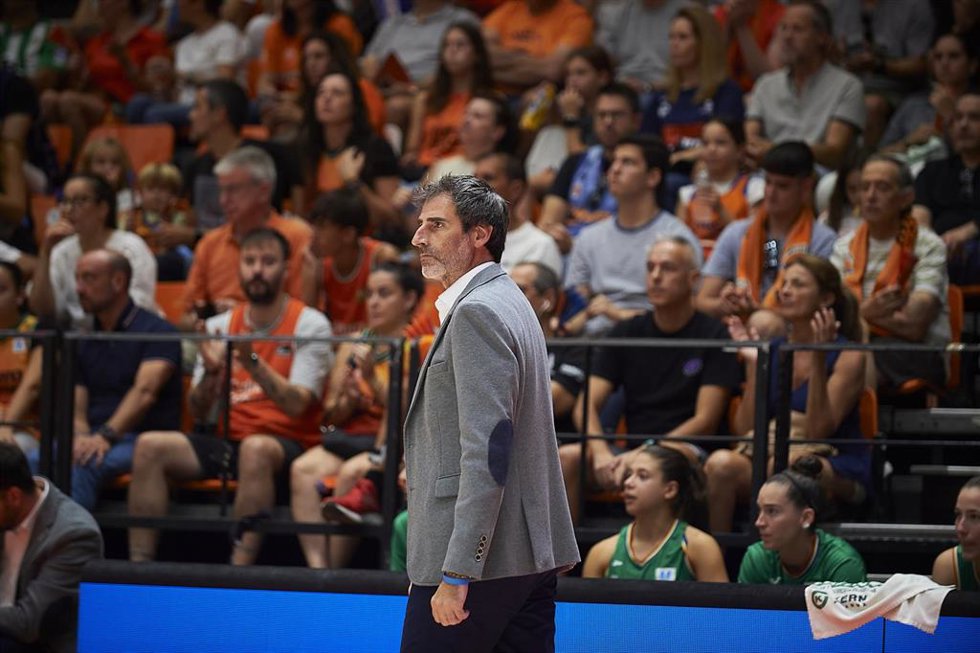 Archivo - Jordi Vizcaíno en su etapa en el Club Joventut Badalona femenino