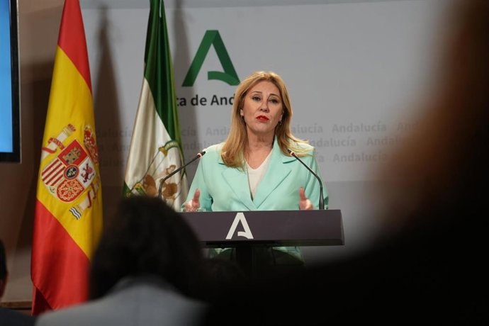 La portavoz del Gobierno andaluz y consejera de Economía, Carolina España