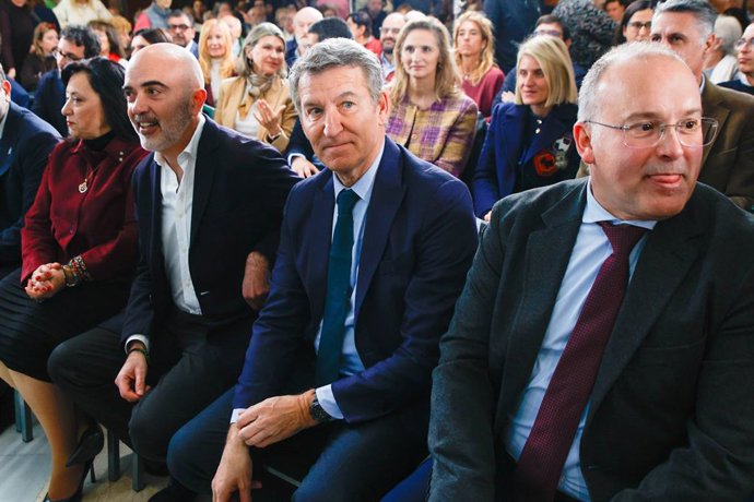 El president del Partit Popular, Alberto Núñez Feijóo durant un acte després del comitè de direcció nacional del PP, a l'Hotel Grand Marina, a 12 de gener de 2026, a Barcelona
