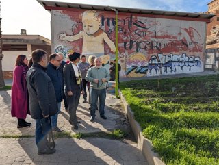 Visita de la Junta y el Ayuntamiento de Almuñécar al IES Puerta del Mar