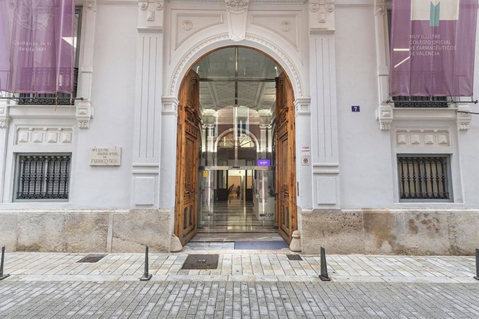 Archivo - Las farmacias valenciana colegiadas tendrán un intercambio ágil de información entre los distintos puntos de atención farmacéutica y los servicios centrales del MICOF