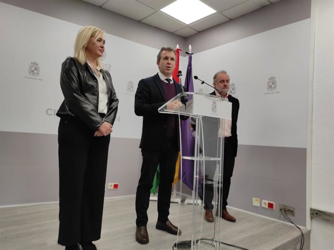 María Espejo, julio Millán y Francisco Lechuga en la rueda de prensa sobre el presupuesto municipal