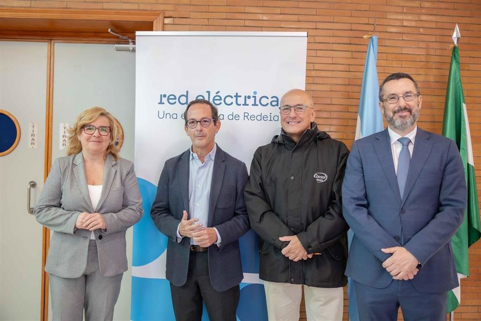 Archivo - El alcalde de La Línea en la presentación del estudio sobre el alga invasora.