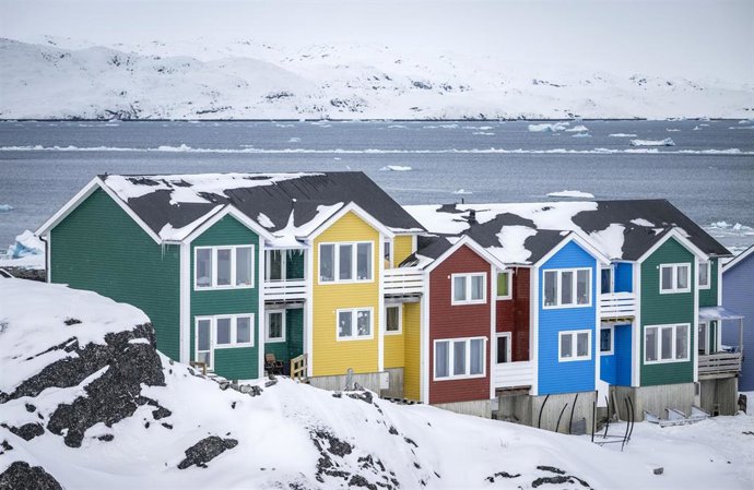 Archivo - Imagen de archivo de varias casas en Groenlandia. 