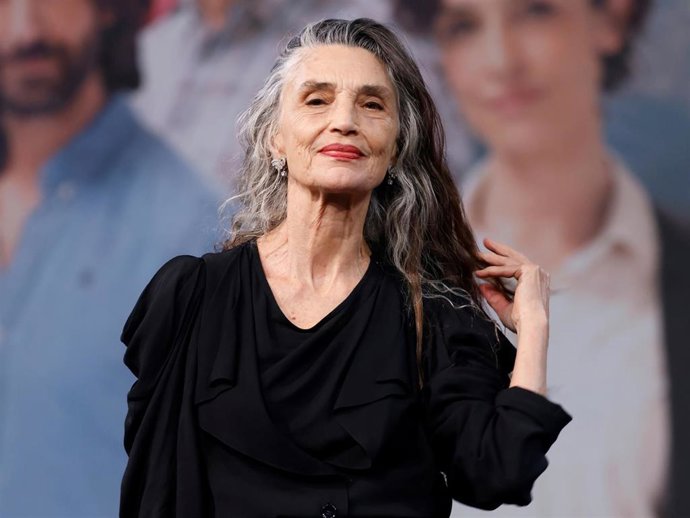 Ángela Molina posa en el photocall durante la presentación de la serie ‘Pura Sangre’