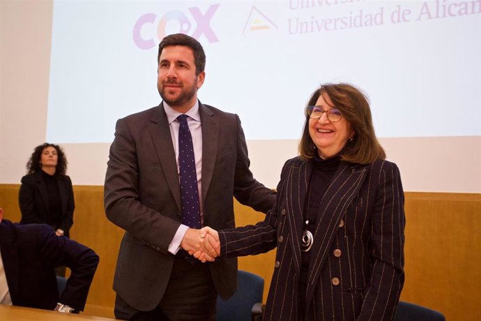 La Universidad de Alicante y la multinacional Cox crean la cátedra Agua y Energía
