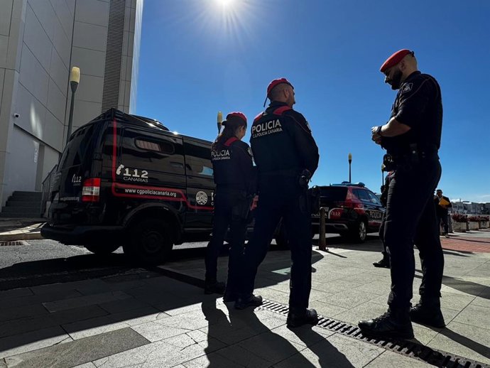Agentes de la Policía Canaria