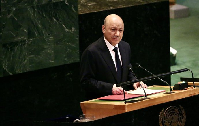 Archivo - Imagen de archivo del presidente del Consejo Presidencial de Liderazgo, Rashad al Alimi, quien encabeza el principal orgnaismo de las autoridades de Yemen reconocidas internacionalmente