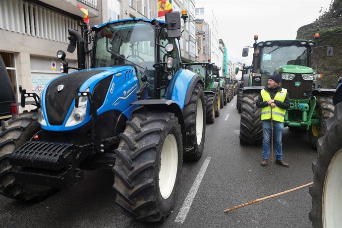 Manifestantes  durante una tractorada en contra del acuerdo alcanzado de Mercosur, a 12 de enero de 2026, en Lugo, Galicia (España). 