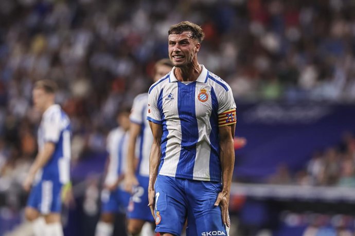 Archivo - Javi Puado of RCD Espanyol gestures during the Spanish league, La Liga EA Sports, football match played between RCD Espanyol and Atletico de Madrid at RCDE Stadium on August 17, 2025 in Cornella, Barcelona, Spain.