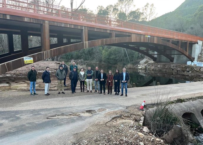 Visita al puente de La Loma de Mari Ángela.