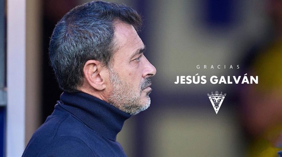 El Mirandés destituye a Jesús Galván como entrenador del equipo