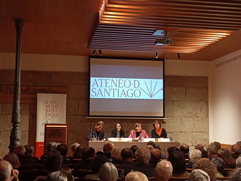 Debate en el Ateneo de Santiago de las cuatro candidatas a rectora de la USC