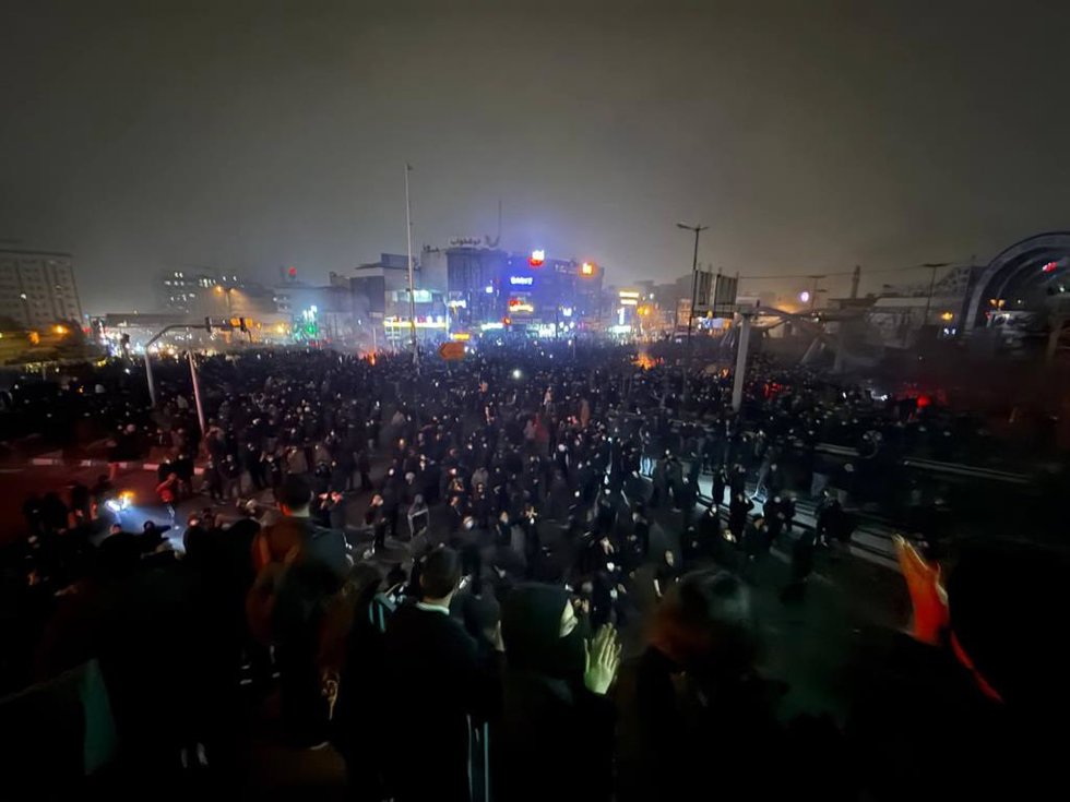Manifestantes iraníes protestan en Teherán, Irán