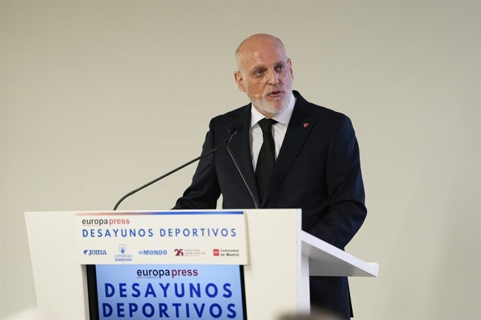 Javier Tebas, presidente da LaLiga, durante o Desayunos Deportivos Europa Press com Javier Tebas, presidente da LaLiga, na Universidade Camilo José Cela, em 13 de janeiro de 2026, em Madri, Espanha.