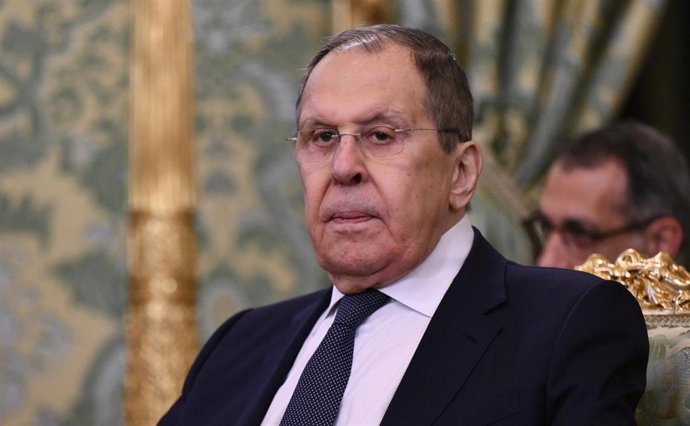 Archivo - El ministro de Exteriores de Rusia, Sergei Lavrov, durante una reunión en julio de 2025 en Moscú (archivo)