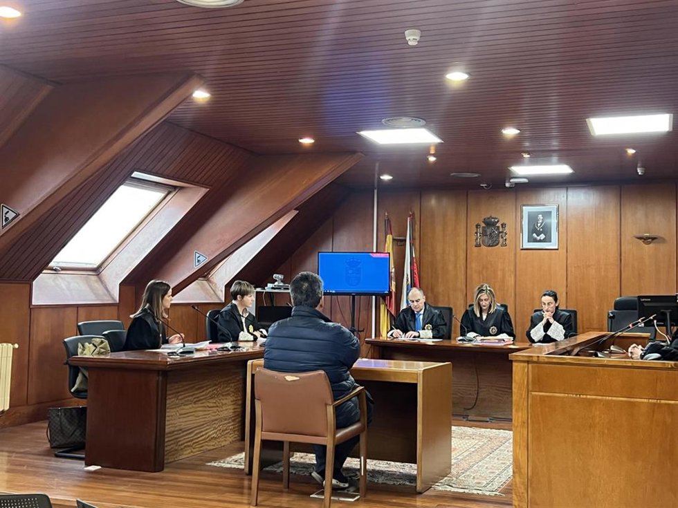 Ocho años de prisión por quedarse con 13.000 euros de clientes que le encargaron un viaje a las Maldivas