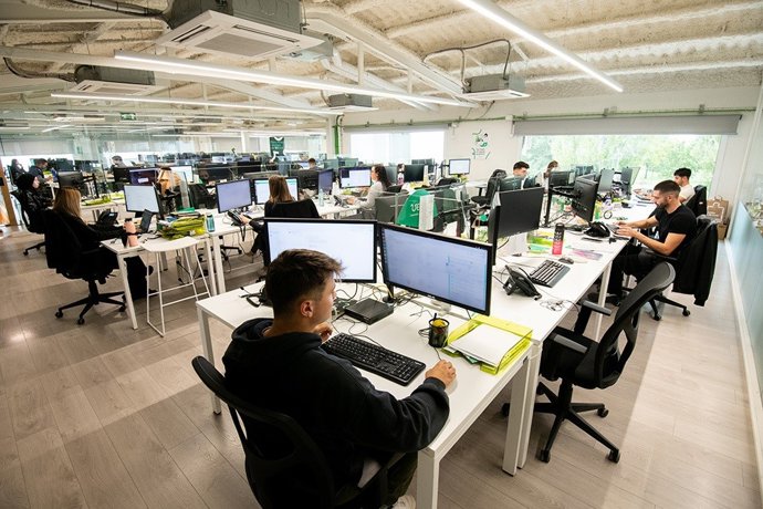 La migración del servicio de telefonía móvil de Vera a la red de Vodafone comenzará esta semana