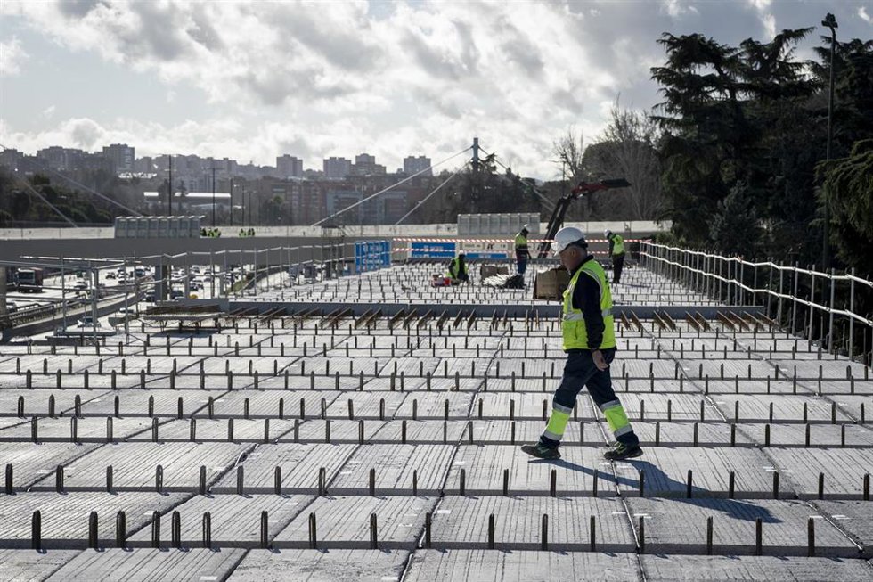 Obreros trabajando en unas obras