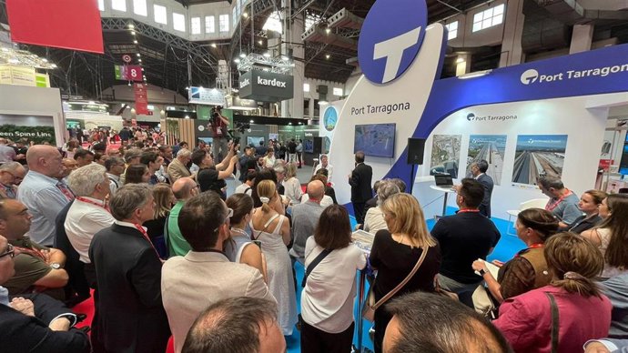 Estand del Port de Tarragona en una feria comercial.