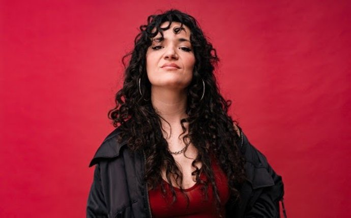 Fotografía promocional de la cantante y compositora castellonense Anna Millo.