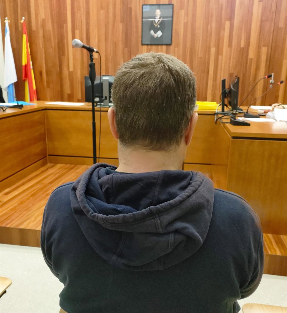 Acepta casi 11 años de prisión por amenazar y acosar a jueces y abogados en Vigo