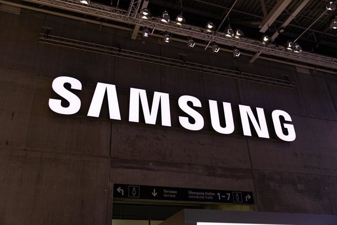 Archivo - September 7, 2025, Berlin, Berlin, Germany: Global tech giants rolled out their newest gadgets and artificial intelligence tools Sunday, September 7, 2025, at the IFA consumer electronics fair in Berlin, one of the industry's largest annual show