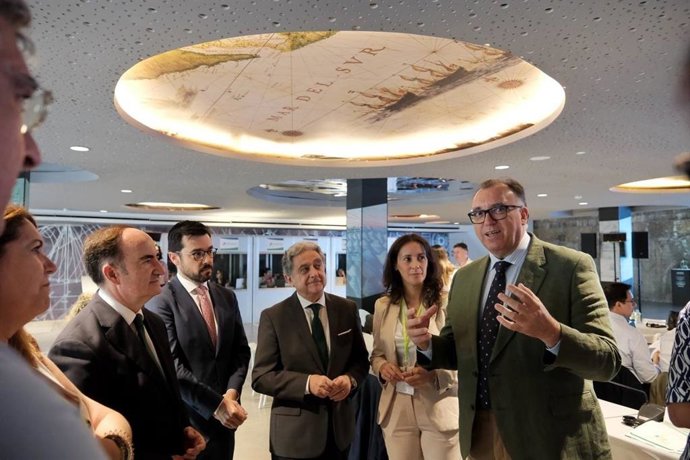 Archivo - El consejero de Turismo, Arturo Bernal, este viernes en Sevilla en el marco de la Asamblea General de la Comisión Arco Atlántico.