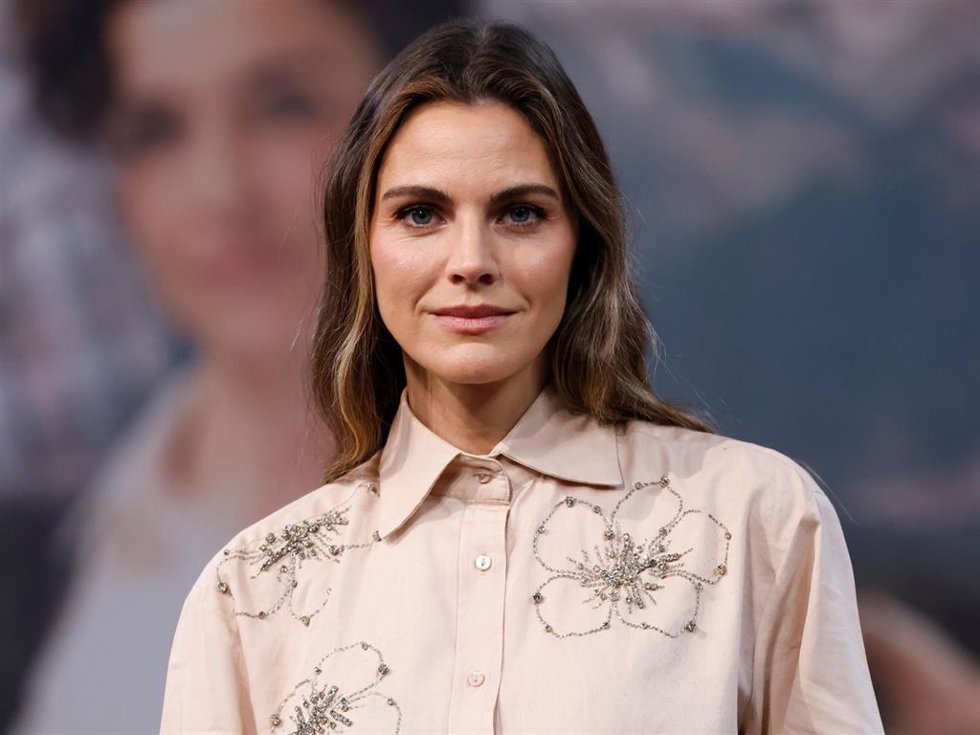 Amaia Salamanca posa en el photocall durante la presentación de la serie Pura Sangre