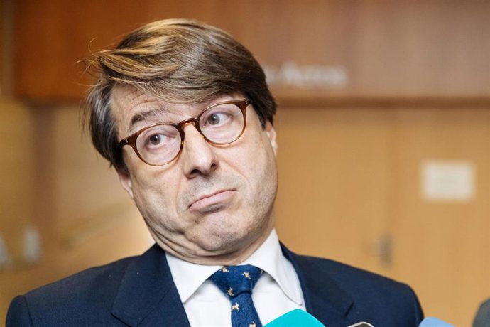 Archivo - El conselleiro de Facenda, Miguel Corgos, ofrece declaraciones a los medios durante la reunión del Consejo de Política Fiscal y Financiera (CPFF), en la sede del Ministerio, a 11 de diciembre de 2023. 