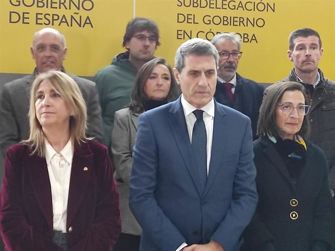 El delegado del Gobierno de España en Andalucía, Pedro Fernández, junto a la subdelegada del Gobierno en la provincia de Córdoba, Ana López.
