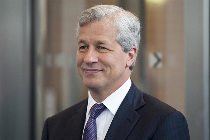 Archivo - FILED - 11 January 2012, Berlin: James L. Dimon, Chairman of the Board und Chief Executive Officer of JPMorgan Chase & Co., attends the WELT-economic summit at the Axel Springer House. JPMorgan Chase raised its chief executive's pay by 8.3\% to 
