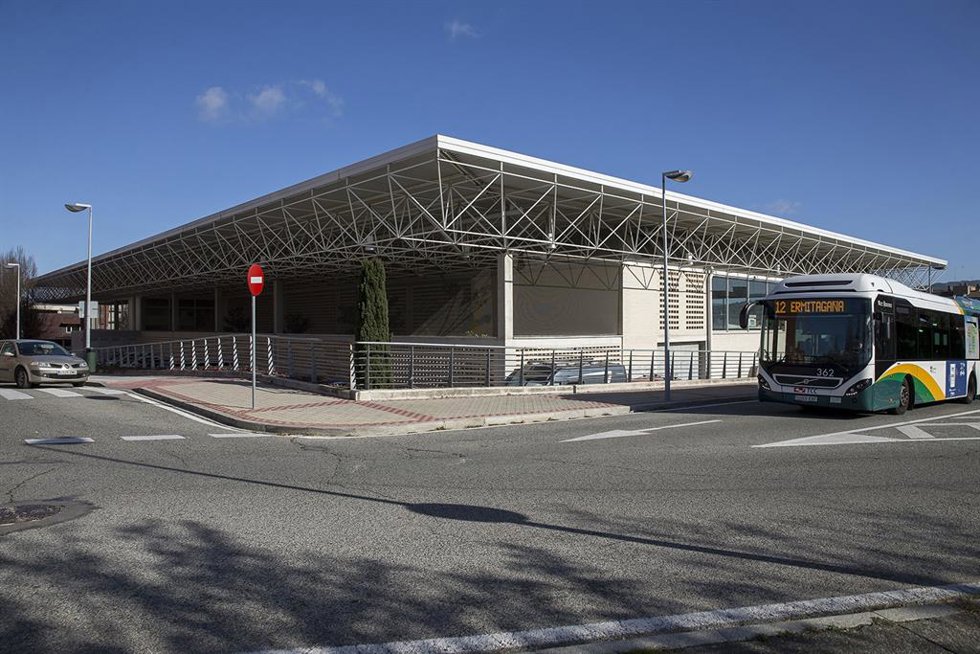 Archivo - Villavesa en Pamplona.