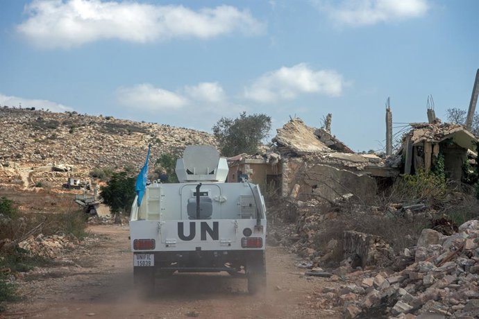 Archivo - Arquivo - Um veículo da missão da ONU no Líbano (FINUL) patrulha a zona de Meiss el Jebel.