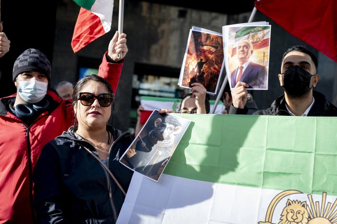 Manifestació en suport a les protestes populars a Irán, a la plaça de Callao, a 11 de gener del 2026, a Madrid (España). 