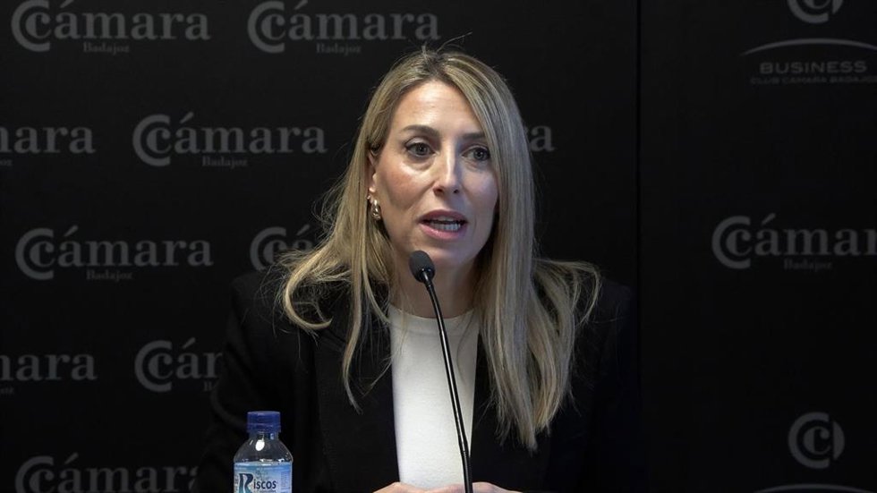 Archivo - La presidenta de la Junta de Extremadura, María Guardiola