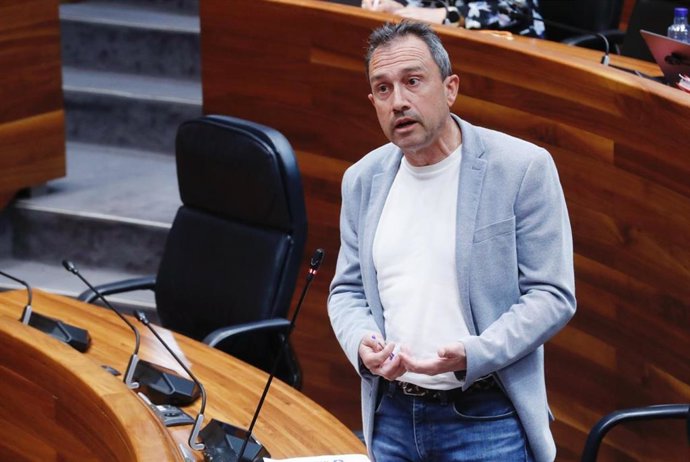 Archivo - El consejero de Ordenación de Territorio, Urbanismo, Vivienda y Derechos Ciudadanos, Ovidio Zapico.