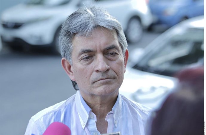 Educación estatal defiende arrendamiento de 160 aulas móviles pese a déficit; promete construir 120 nuevas en 2026