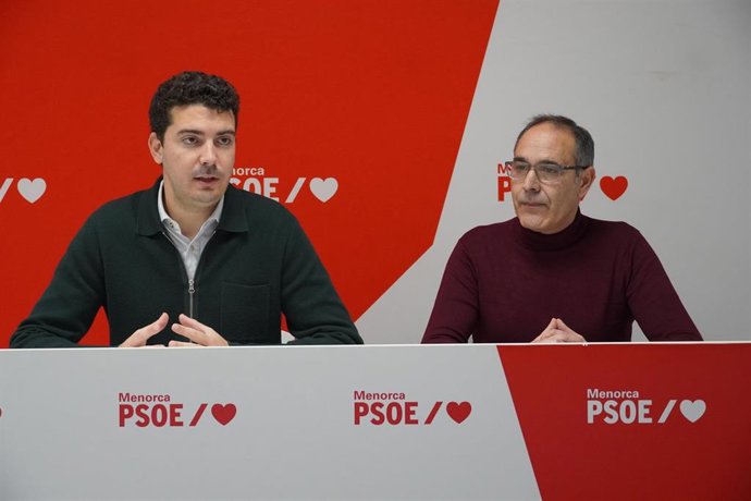 El secretario general del PSIB de Menorca, Pepe Mercadal, en rueda de prensa.