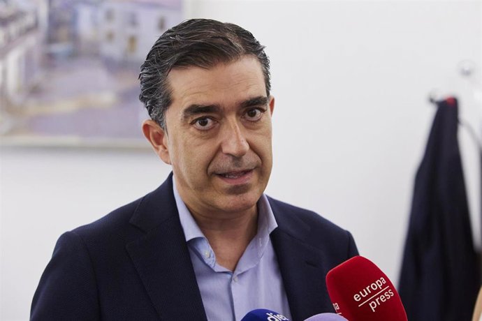 Archivo - El alcalde de Baeza, Pedro Javier Cabrera/Archivo