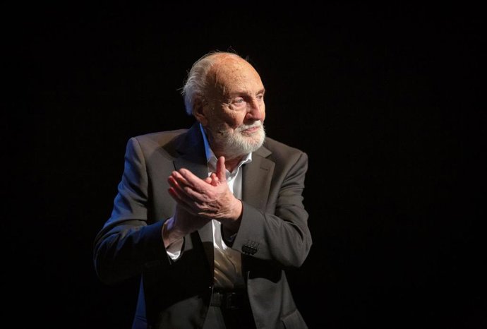 Archivo - Héctor Alterio interpresta 'Una pequeña historia'