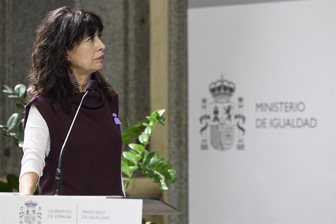 Archivo - La  ministra de Igualdad, Ana Redondo, presenta la campaña institucional con motivo del Día Internacional de la Eliminación de la Violencia contra las Mujeres, a 24 de noviembre de 2025, en Madrid (España). 