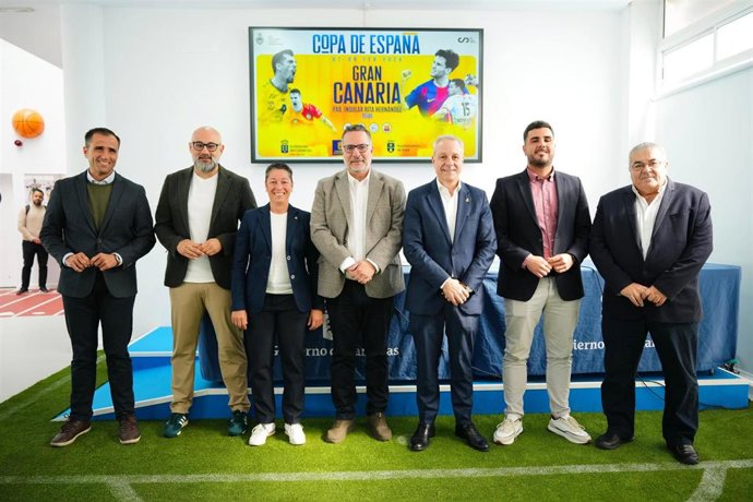 Foto de familia tras la presentación de la Copa de España de balonmano.