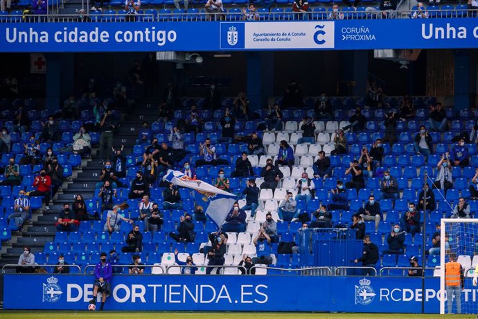Archivo - October 18, 2020, La Coruna, Spain: Supporters in the stadium during the Spanish 2 Division B Grupo 1A match between RC Deportivo de la Coruna and UD Salamanca at Riazor on October, 18 2020 in Madrid, Spain.