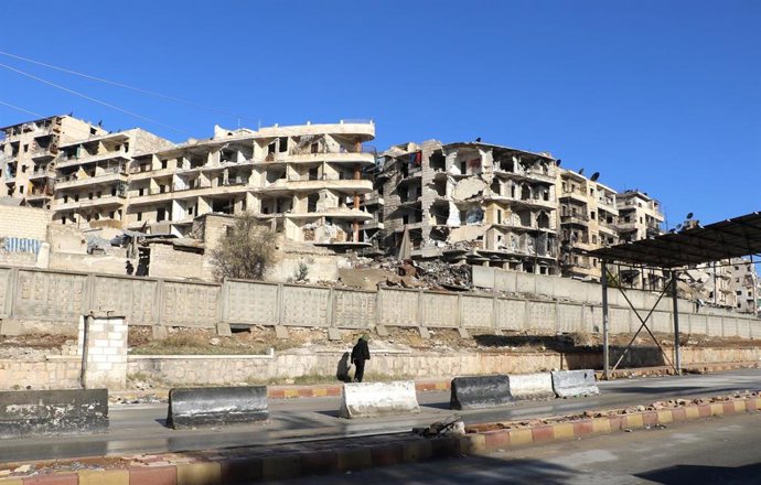 Edificios dañados en el barrio de Sheij Maqsud, en Alepo, al norte de Siria