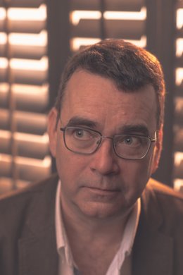 Archivo - El escritor británico Mick Herron