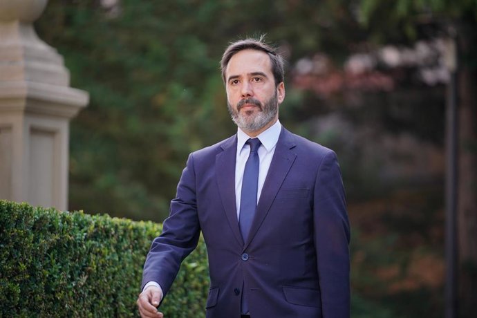 Archivo - El consejero de Turismo, Comercio y Consumo, Javier Hurtado.