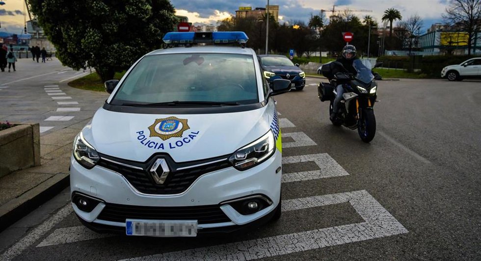 Archivo - Vehículo de la Policía Local