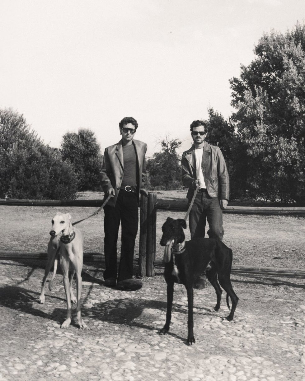Archivo - Cartel promocional del disco de Taburete 'El perro que fuma'
